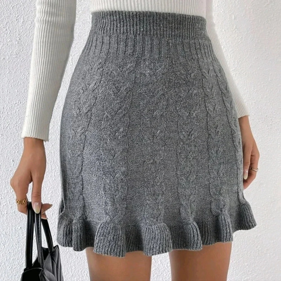 Ruffle Hem Cable Knit Skirt - Picture 3 of 4